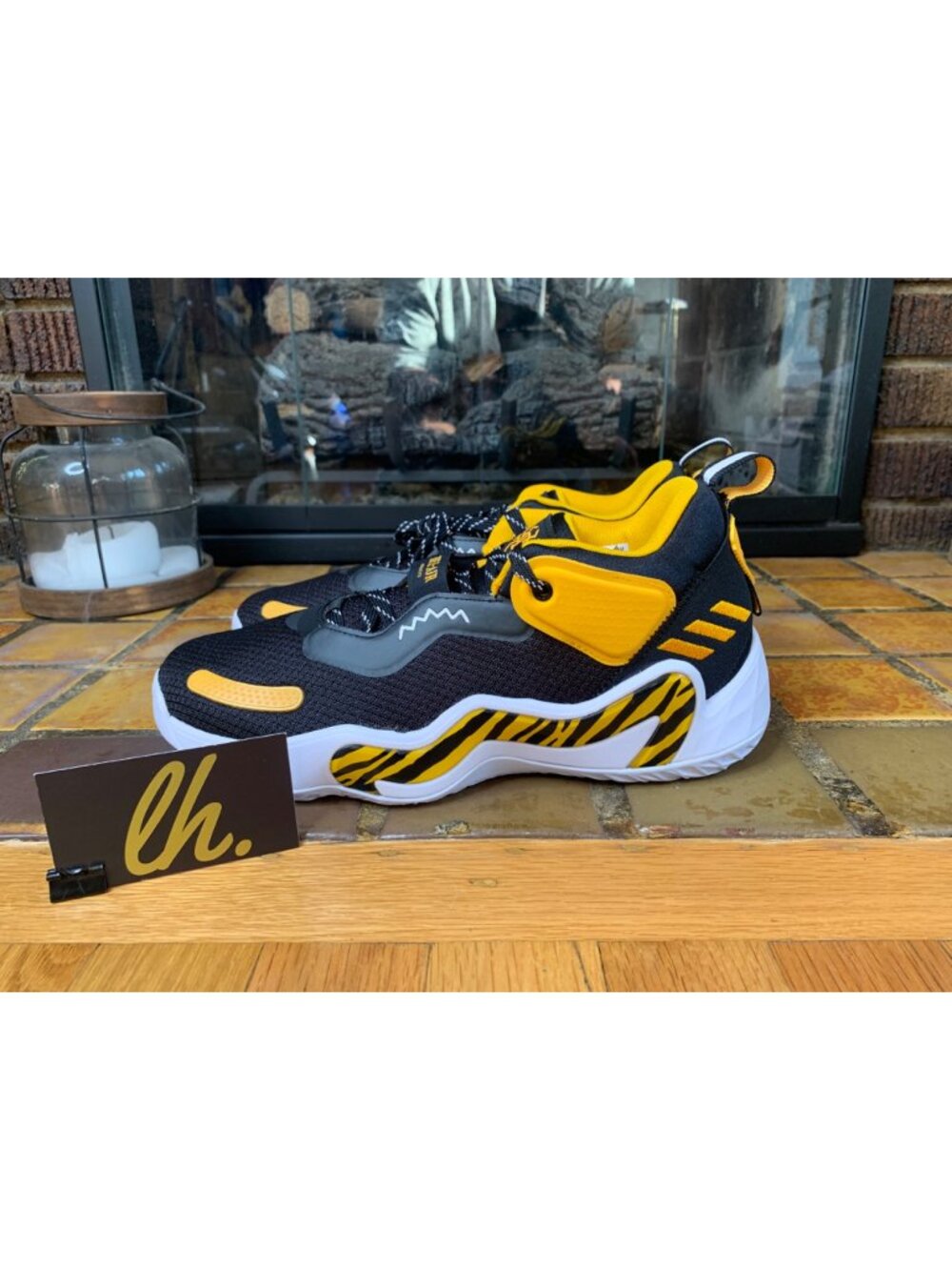 Mens 9 Adidas D.O.N. Issue #3 GCA Bell Air Academy Athletic Basketball Shoes GV7